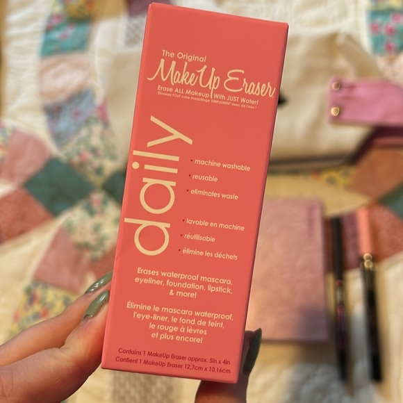 eye make up bundle w/ Benefit Cosmetic eyeliner duo - Picture 2 of 7